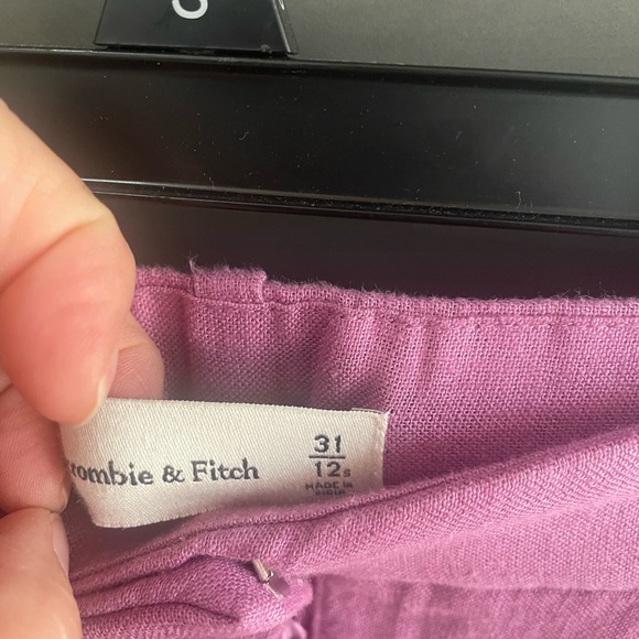 Abercrombie & Fitch
Cropped top and wide leg pant set
Size M top 
Size 12s pant - Picture 6 of 8